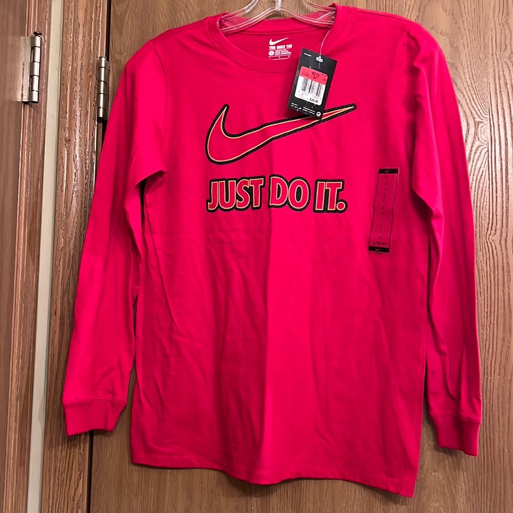 BNWT Boys Nike Long Sleeve T Size L